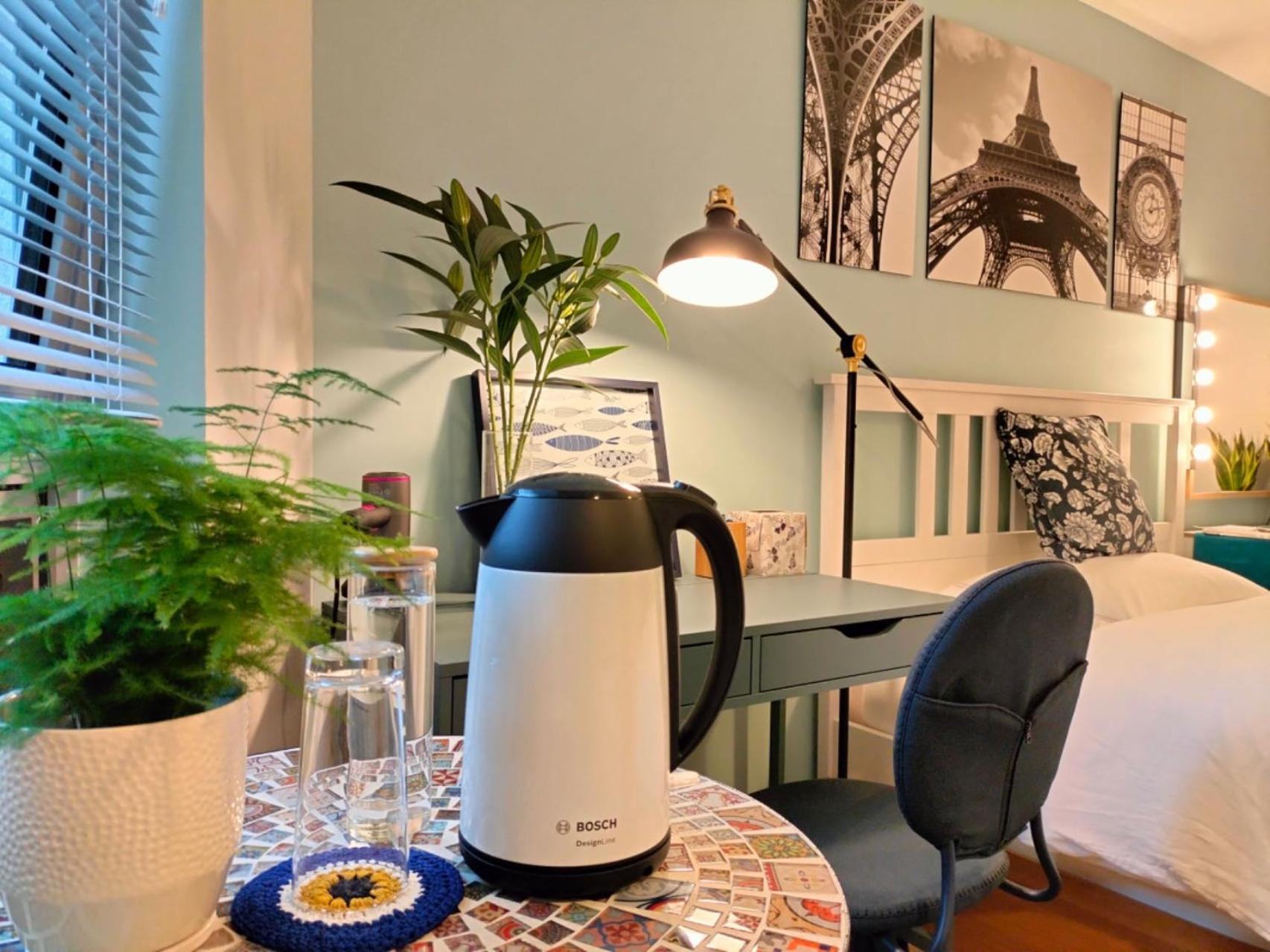 Maison d'hôtes A Stylish Flat Offering A Private Bedroom Near Landmark Of *